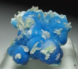 mineralists:  Cerussite on Hemimorphite