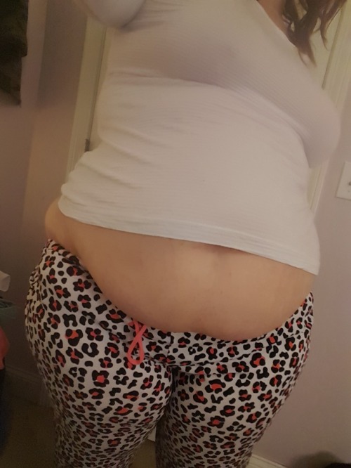 bbwlesbian94: “What do you wear to bed” , sorry its not super sexy , just super comfy  y