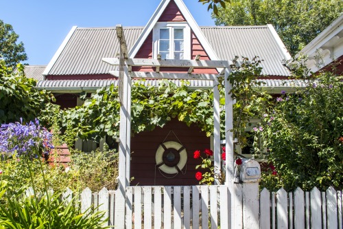 pragmaculture: Original settler’s cottages, c1800s.  Rue Jolie, Akaroa, New Zealand.
