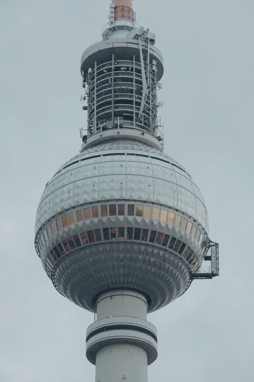 Fernsehturm Berlin / Berlin Television Tower Hermann Henselmann