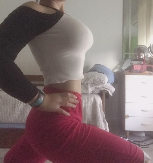 Porn Pics egoteque: I was squatting and lunging for