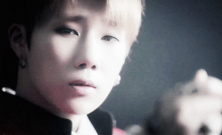 previously-kimvampgyu-deactivat:  sunggyu’s dracula the musical greeting. 