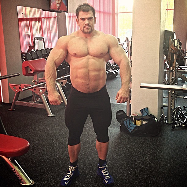 bigjoetex:  Big manly Russian bull Ruslan Bogatyrev 