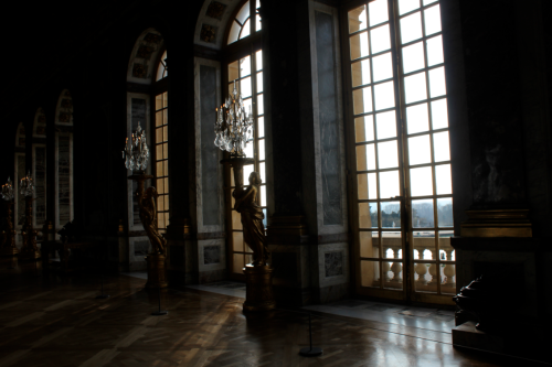 theladyintweed:Chateau de VersaillesPhoto by me 