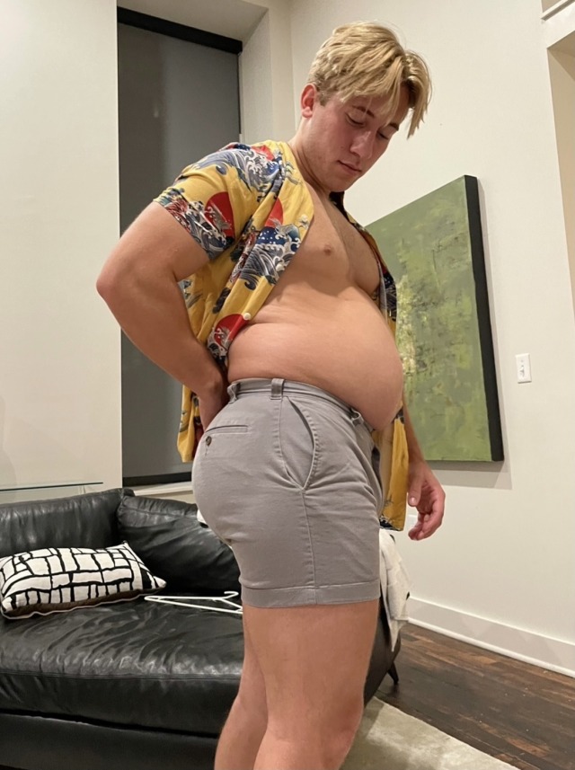 thic-as-thieves:Looks like Libra will have to go to the Hawaiian themed party with his belly hanging out! 😛 try-on video will be uploaded to our Patreon tomorrow! 😈