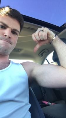 iaintnohollerbackboy:When you’re so pale you match your white tank top