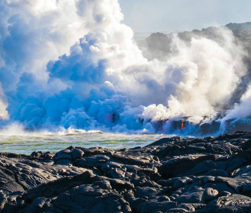 americasgreatoutdoors:It’s been a remarkable year for lava activity at Hawaii Volcanoes National Par