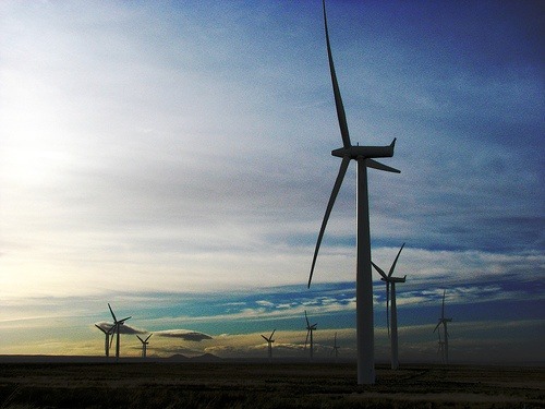 Generador eólico de baja escala nutre de energía a comunidades