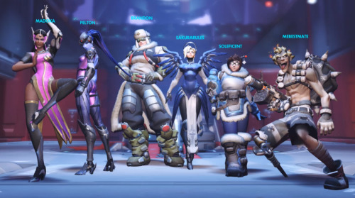 junkertown-junkie:When it’s Ladies’ Night but they invite your goofy ass along anyway.