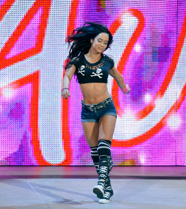 ajpunkfans:  RAW 25th March, 2013 HQ Digitals: Kaitlyn vs. AJ Lee  Finally a diva&rsquo;s