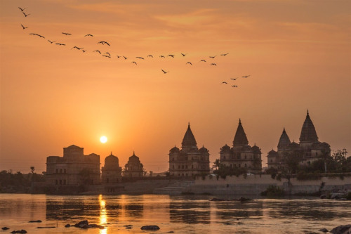 Orchha Sunset, Madhya Pradesh, photo by Kevin Standage, more at https://kevinstandagephotography.wor