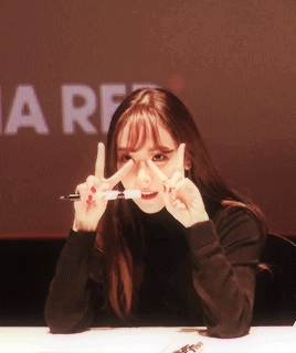 oh-sicas: jessica being cute