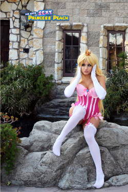 dirty-gamer-girls:  For more of Liz’s alluring and impressive cosplay, check out her websiteSource: Incredibly Sexxxy Princess Peach CosplayDirty Gamer Girls