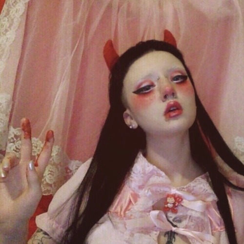 milliegraves:peace on earth