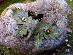 irisnectar:  Handmade moth brooches by Symphony of Shadows on etsy 