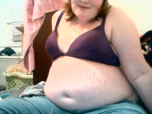 phatfeederfeedee:  derp photos. look at dat round ass face. 