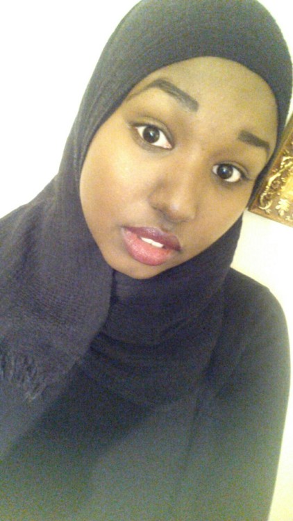 damaseas:  Blackout hijab edition