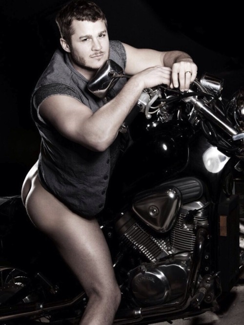 hotfamous-men:  Austin Armacost