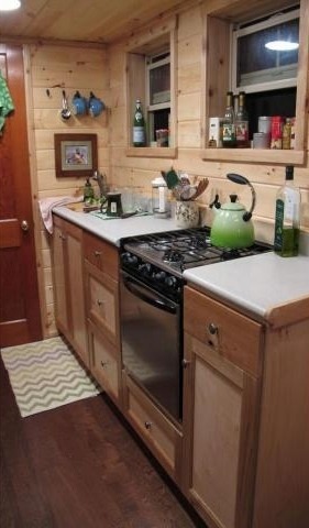 smallhomeideas:“The Duck Chalet” viatinyhouselistings.com