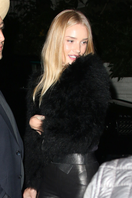 repvlsed:  allaboutrosie:  Leaving Chateau Marmont hotel, Apr 19 ‘14  Rosie though.. 