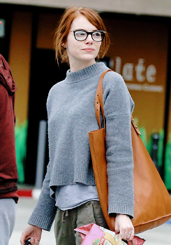 Emstonesdaily: Emma Stone With Her Brother Spencer Ran Out For Groceries In Malibu,