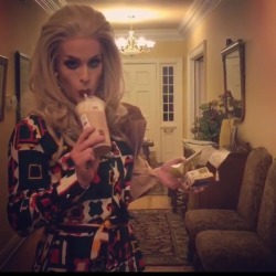 crochet-you-stay:Pretty woman Katya with the caffeinated drink