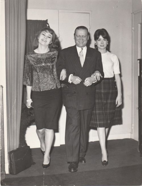 Françoise Dorléac et Catherine Deneuve avec leur père, Maurice DorléacFrançoise Dorléac and Catherin