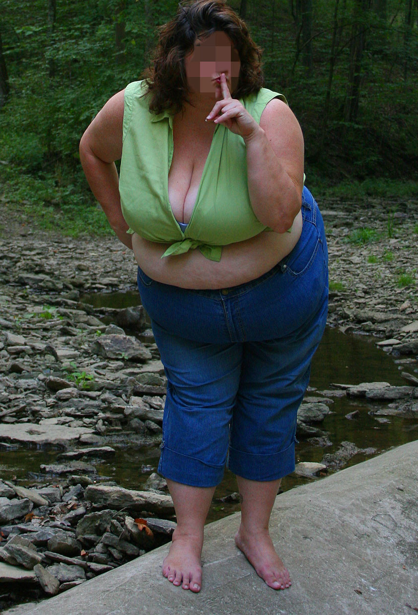 hugebellyssbbw:  Wanna fuck a horny BBW? - CLICK HERE!