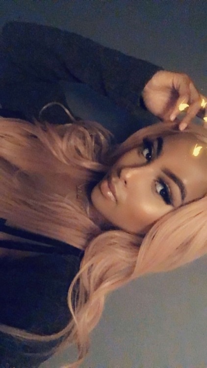 fisalove:Pink hair last night