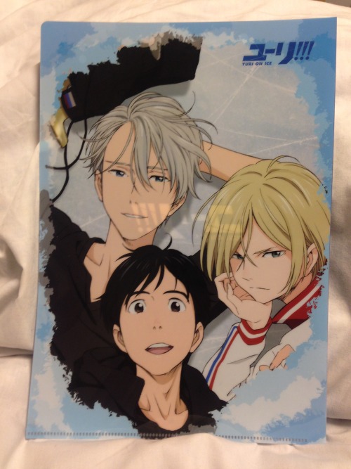 victuri-onice:January edition of PASH magazine.Comes with:Yuri!!! on Ice clear fileHUGE, BEAUTIFUL P