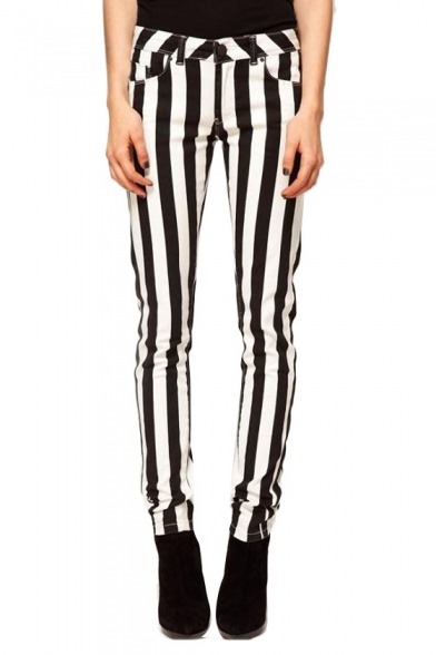 Mono Stripes Zipper-front Skinny Jeans with Pockets (x) I’ve found this new shop and it has am