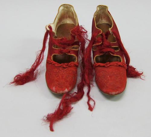 lookingbackatfashionhistory:• Shoes.Date: 1912Medium: Red silk satin