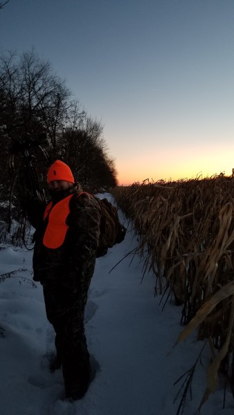 thingssthatmakemewet:Beautiful winter day hunting with @mossyoakmaster ended with a beautiful sunset 🥰🌞💖 It was a gorgeous day in the woods baby🥰😘