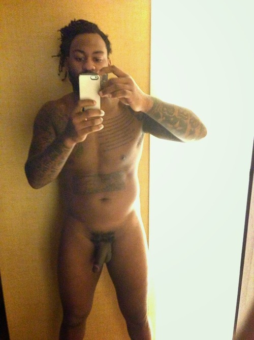 seeker310:  celebri-xxx-ties:  Brandon Spikes If You love naked celebrities like me Check us out: Celebri XXX Ties  Awesome Bros!!