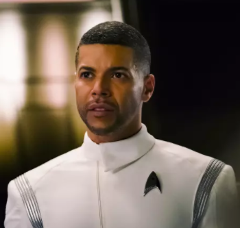 darkmattersproj:“Star Trek Discovery” Features Wilson Cruz As Gay Latino DoctorLINK: Boricua actor p