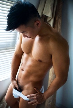 yumyumasianhunks:  yum yum Asian hunks. check out my blog 