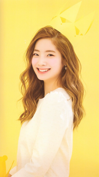 Dahyun (Twice) wallpaperslike/reblog if you save/use 