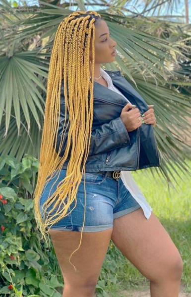 princejazziedad:Delish. Curvy. Luscious. BootiDelicious MamiMs Yo_lo_the_Queen. ❤️❤️❤️