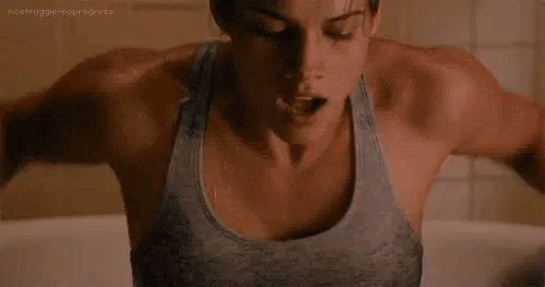 clexa-traash:  If you weren’t gay when she got in the tub, you were definitely