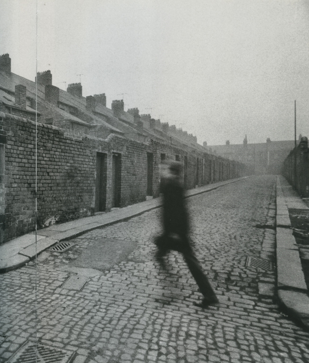 an-overwhelming-question:Elliott Erwitt - Newcastle, England, 1969