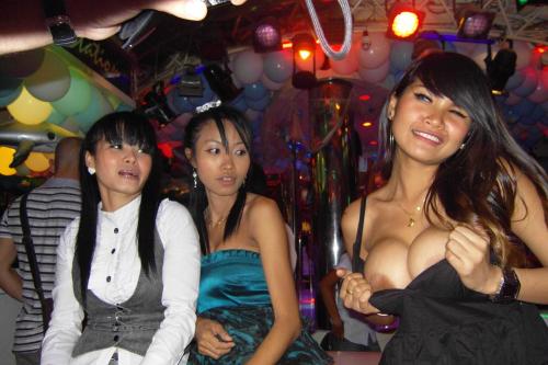 thaibargirls:  Want more Thai girl pics and vids? Check out my new blog….http://thaiwebcamgirls.blogspot.co.uk/