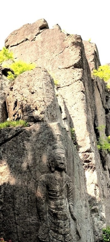 Ma Ae Cliff Buddha, Geumo Mountain / South Korea .