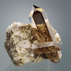 vugnasmineralblog:    Smoky Quartz    Gletschhorn,