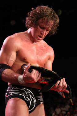 papalimadeltapld:  You do not know how happy this made me.   Congrats to Chris Sabin!!! =D