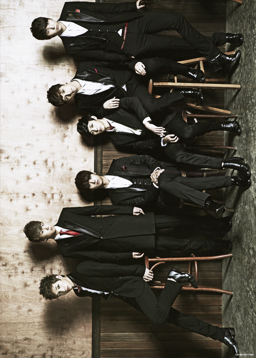 :  suit & tie 