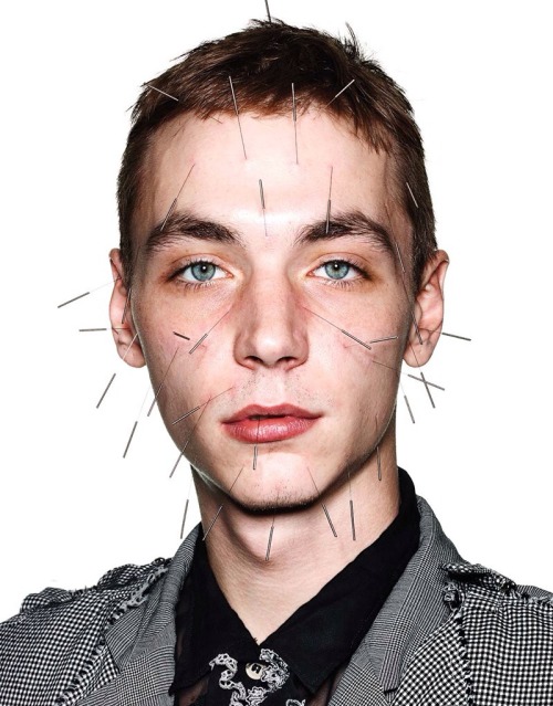 aveoi:  Yuri Pleskun for VMAN