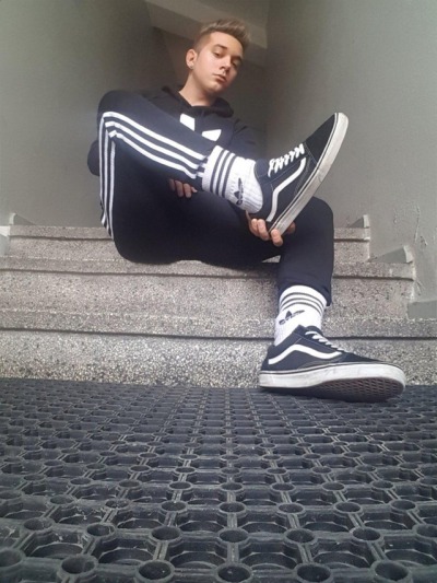 adidas crew socks outfit