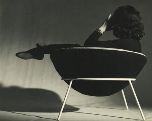 poetryconcrete:Bowl Chair, Lina Bo Bardi, 1951.