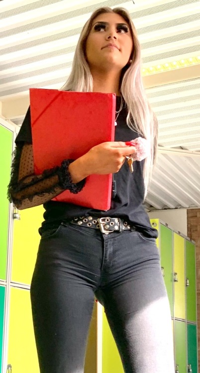 hanscandid: Hot jeans candid teen ass