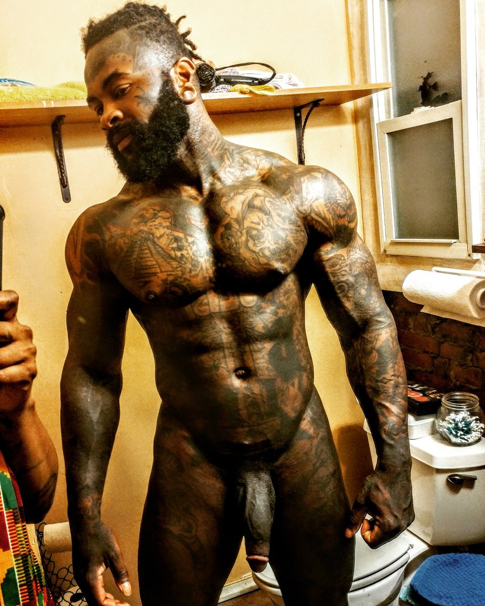 serviceforblacklatinomen: dominicanblackboy: Sexy tatted hot muscle tall ass and